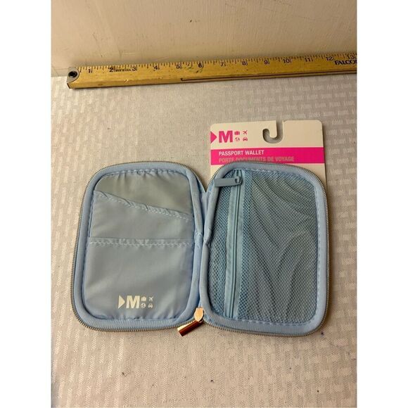 M passport holder blue flowers 6"x4"new - Picture 5 of 5
